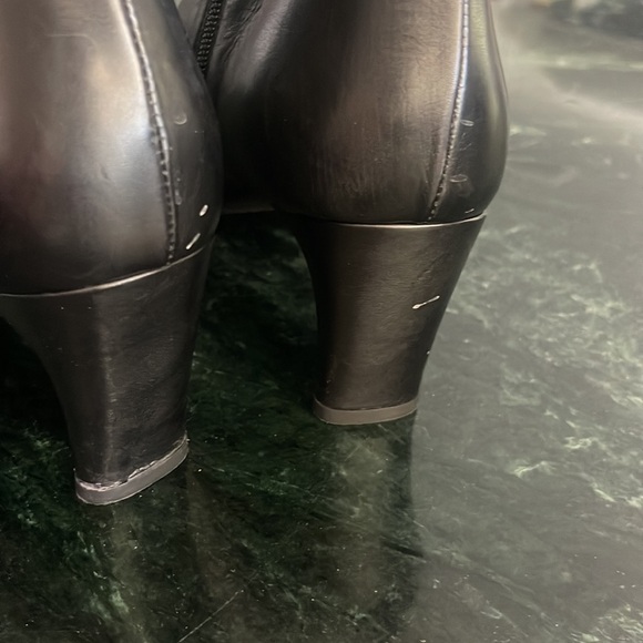 Stuart WEITZMAN short heal ankle boot - Picture 3 of 5